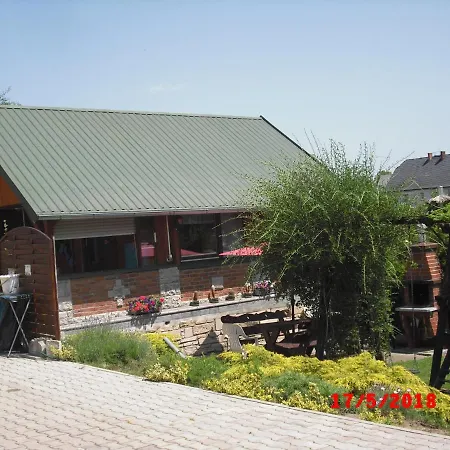 Semesterbostad Hana *